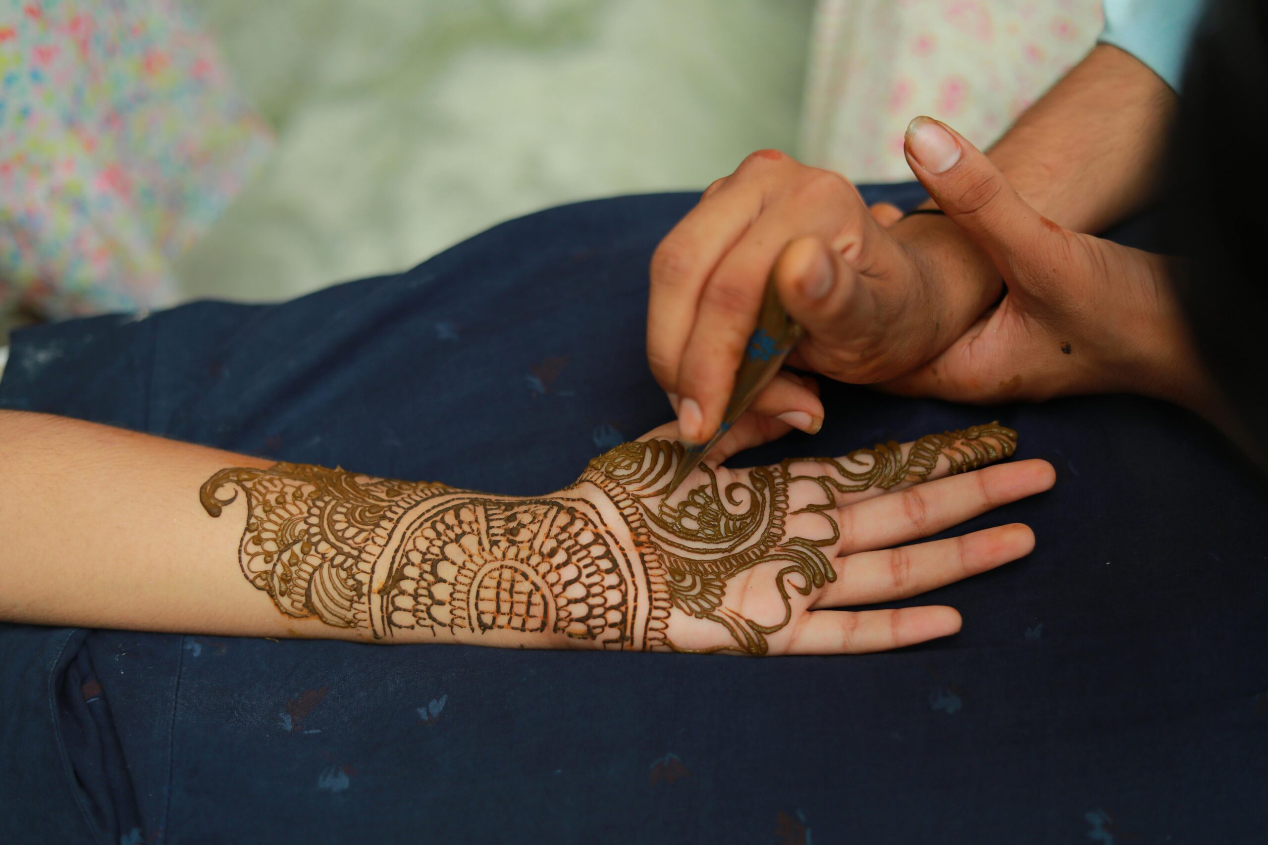 front hand mehendi design
