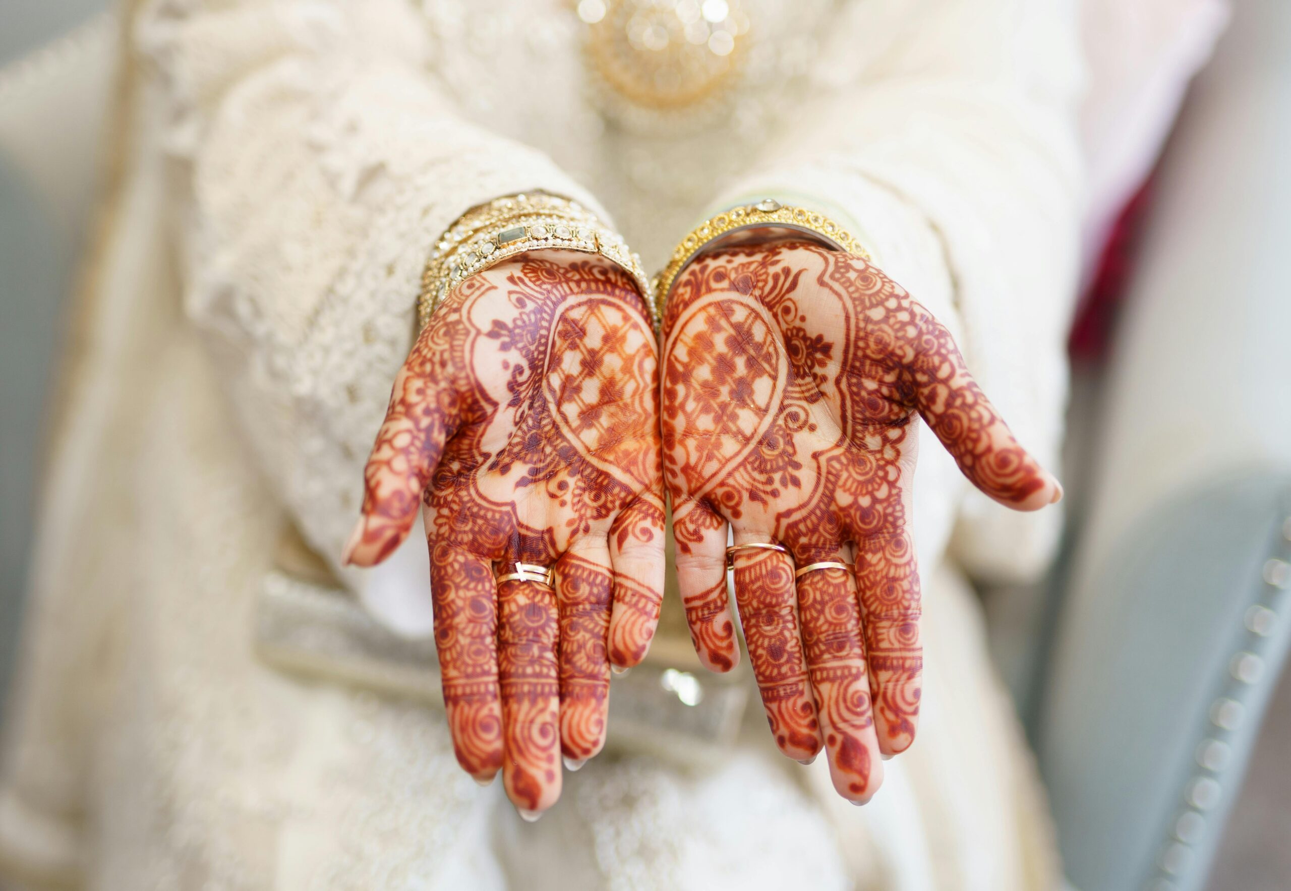 front hand mehendi design