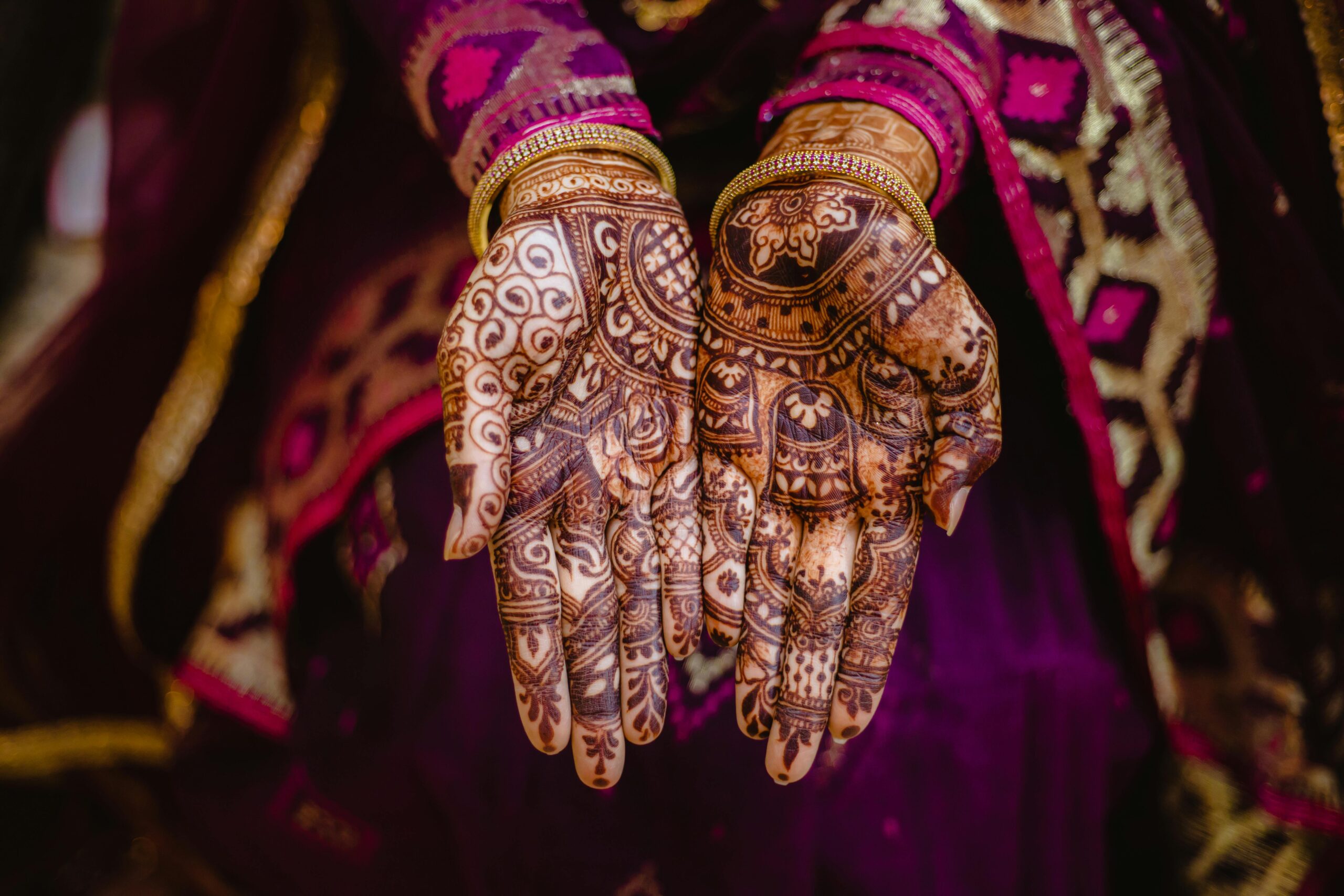front hand mehendi design