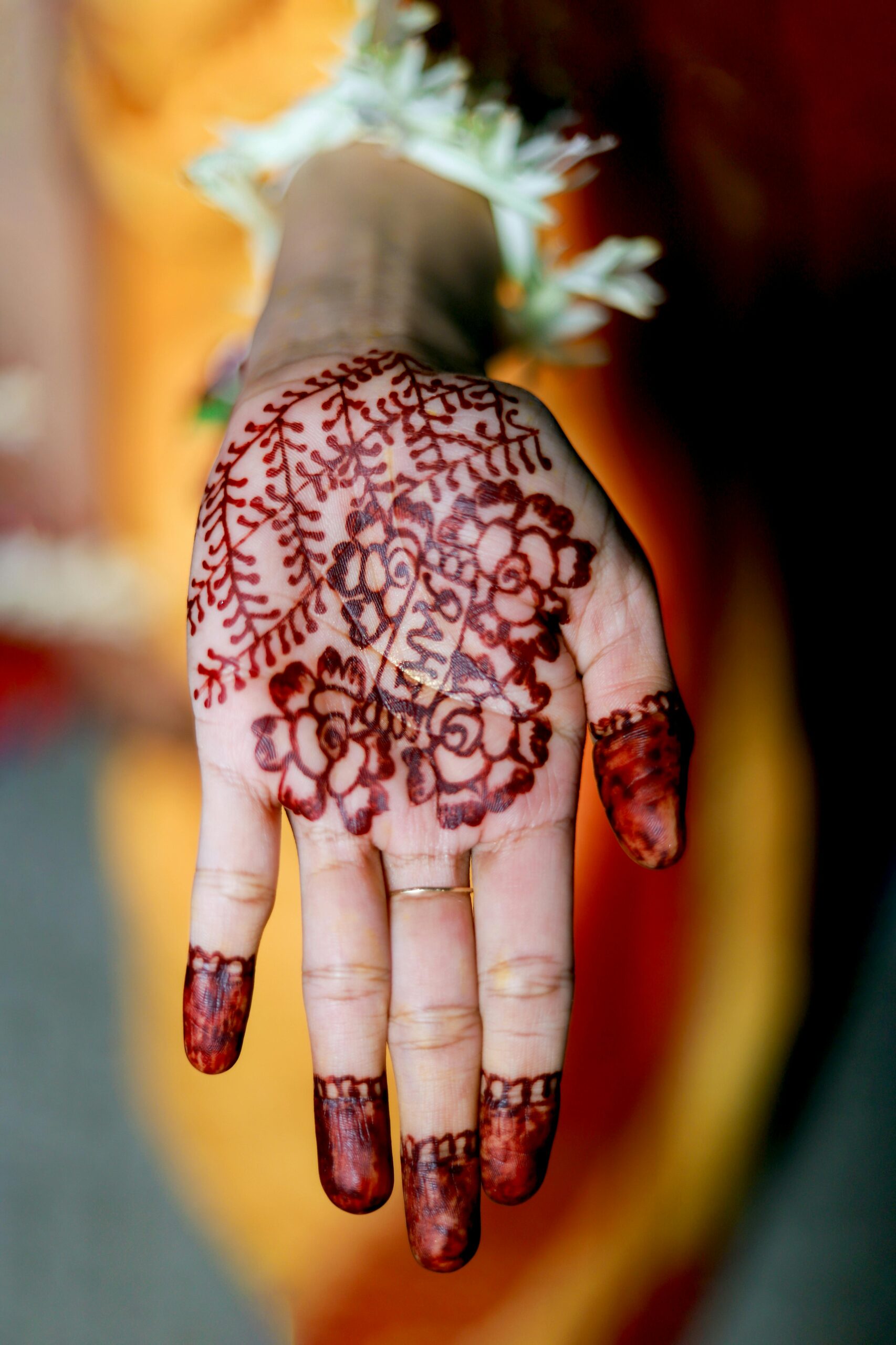 front hand mehendi design