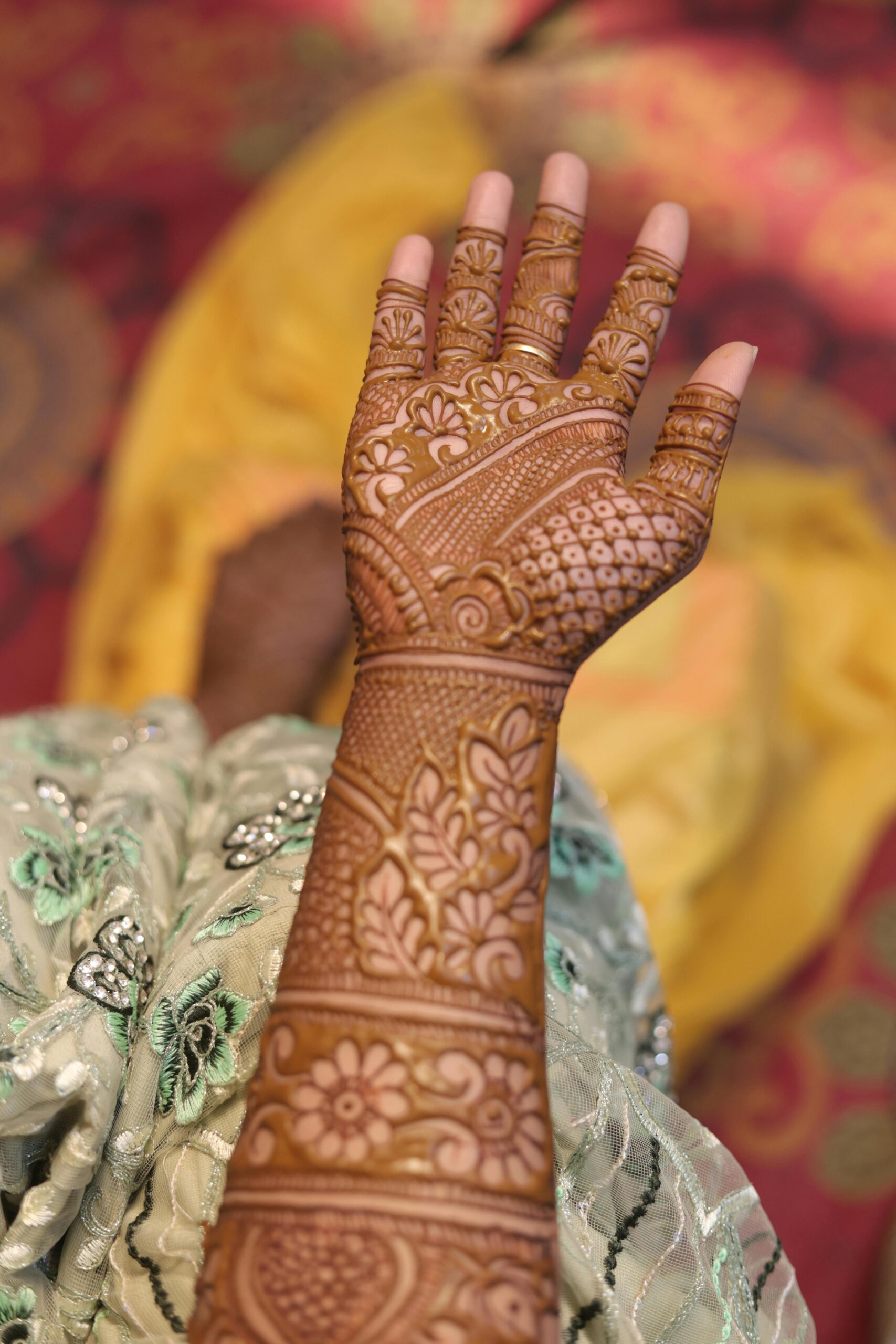 front hand mehendi design